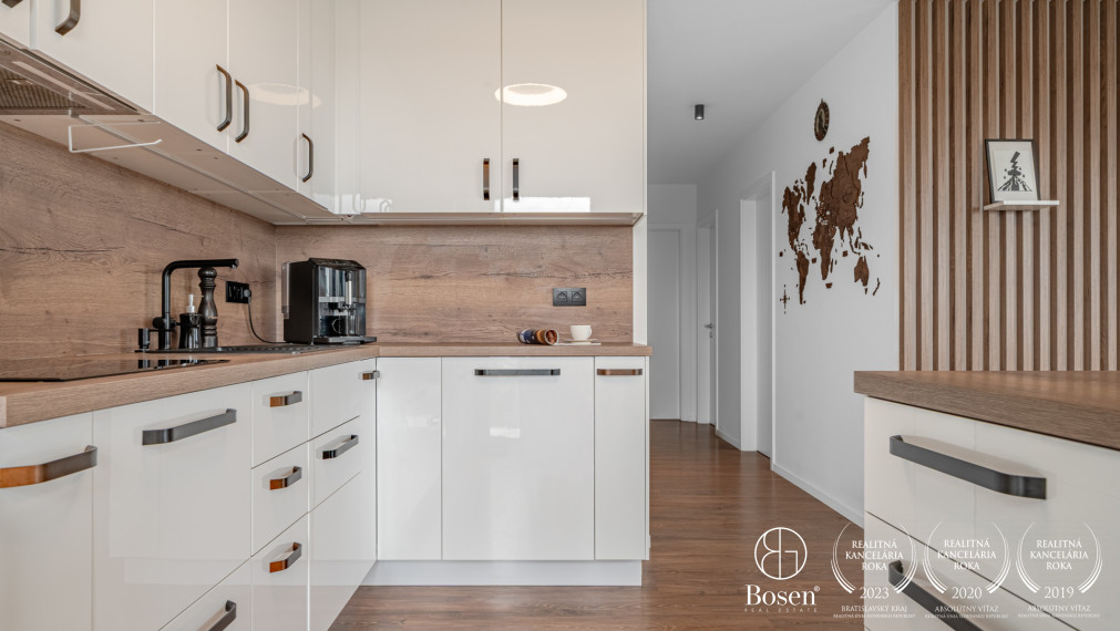 REZERVOVANÉ: BOSEN | 3kk byt v novostavbe EINPARK s panoramatickými výhľadmi