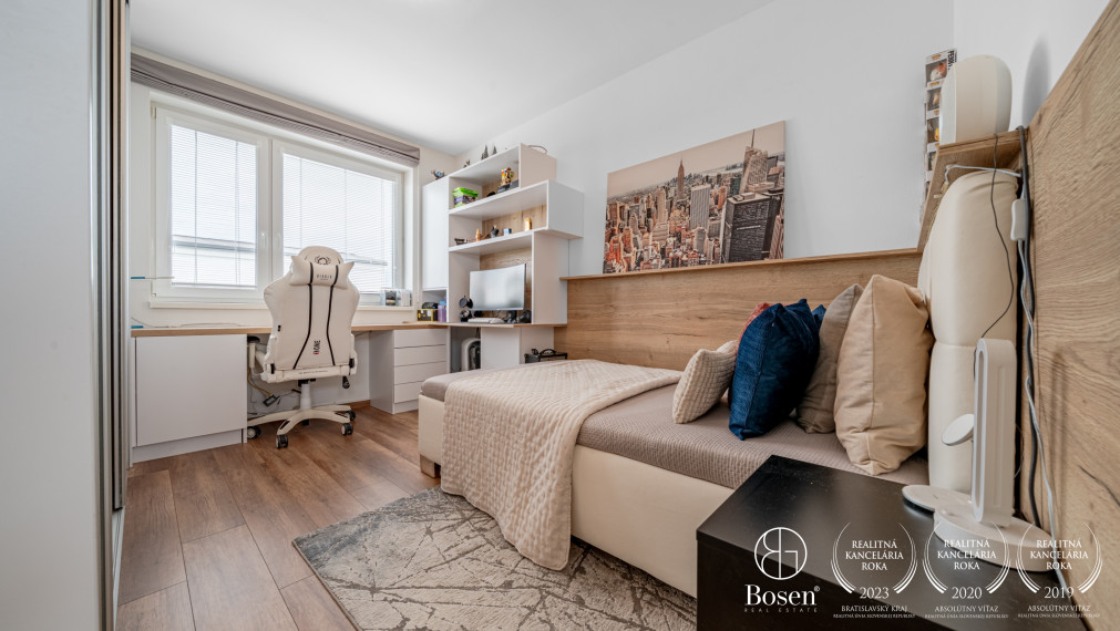 PREDANÉ - BOSEN | Moderný 4-izbový dom, bazén, 2x parkovanie, pozemok 300 m², Dunajská Lužná