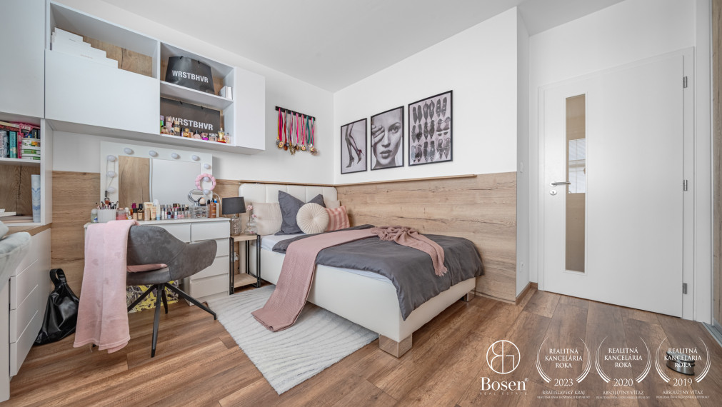 PREDANÉ - BOSEN | Moderný 4-izbový dom, bazén, 2x parkovanie, pozemok 300 m², Dunajská Lužná