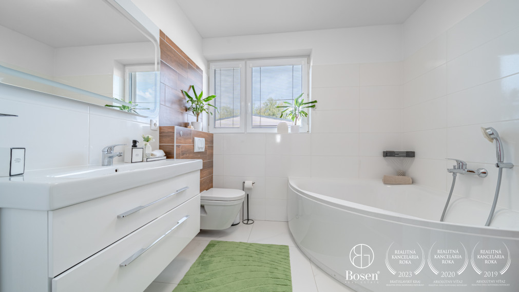 PREDANÉ - BOSEN | Moderný 4-izbový dom, bazén, 2x parkovanie, pozemok 300 m², Dunajská Lužná