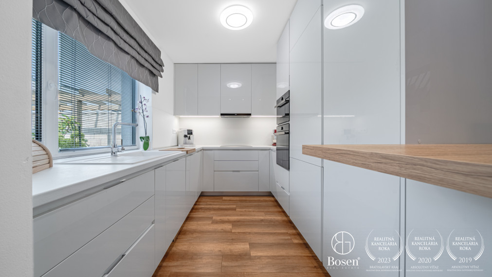 PREDANÉ - BOSEN | Moderný 4-izbový dom, bazén, 2x parkovanie, pozemok 300 m², Dunajská Lužná