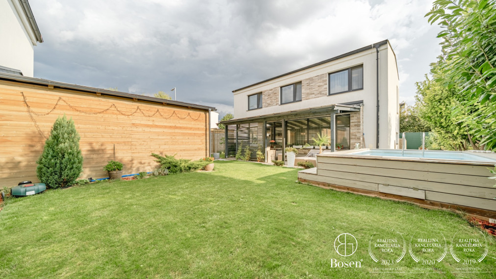 PREDANÉ - BOSEN | Moderný 4-izbový dom, bazén, 2x parkovanie, pozemok 300 m², Dunajská Lužná