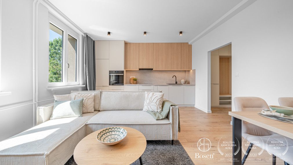 BOSEN | PREDANÉ Kompletne zrekonštruovaný 2 izbový byt, Kalinčiakova