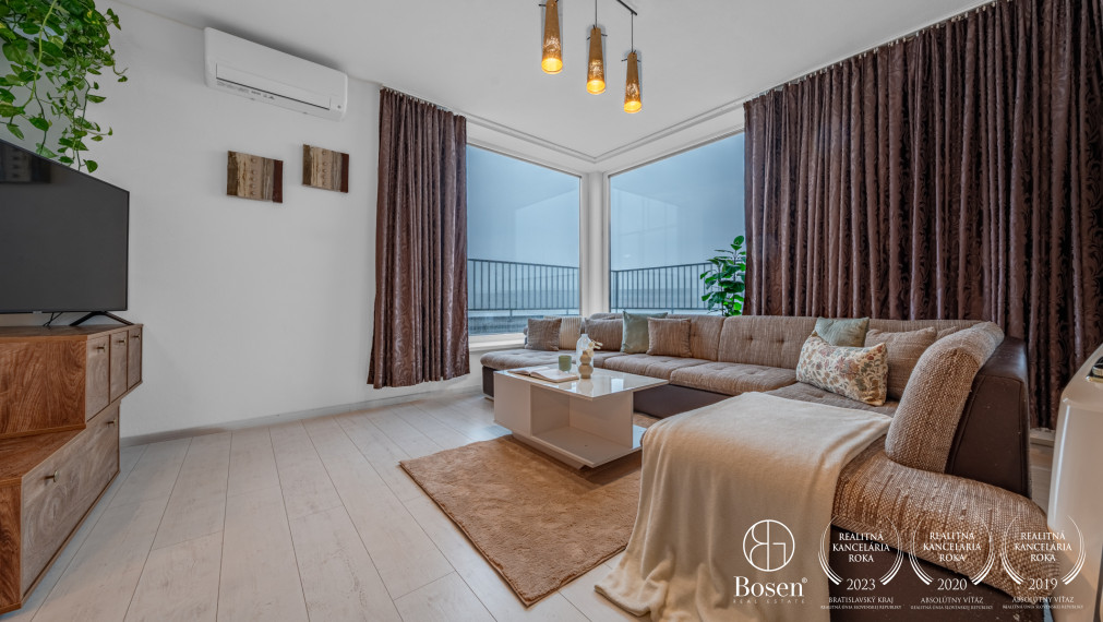 BOSEN | Slnečný byt na najvyššom poschodí s veľkou terasou a 2 parkovacími miestami -Galanta