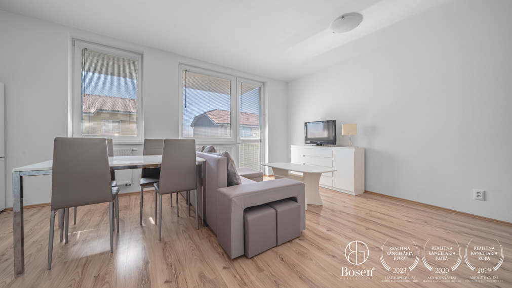 BOSEN | Prenájom 1-izbový byt s parkovacím statím v garáži Slovenský Grob