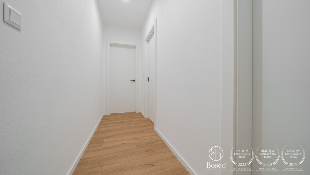 BOSEN | Rodinná vila s hosťovským domom - Záhorské Sady, pozemok 1600 m2