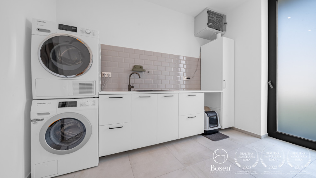 BOSEN | Rodinná vila s hosťovským domom - Záhorské Sady, pozemok 1600 m2