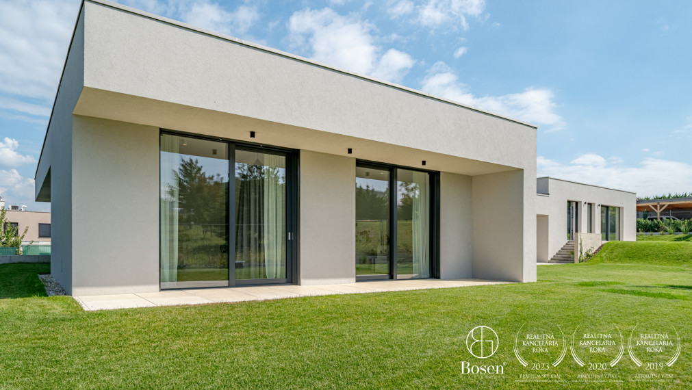 BOSEN | Rodinná vila s hosťovským domom - Záhorské Sady, pozemok 1600 m2