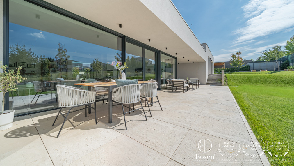BOSEN | Rodinná vila s hosťovským domom - Záhorské Sady, pozemok 1600 m2