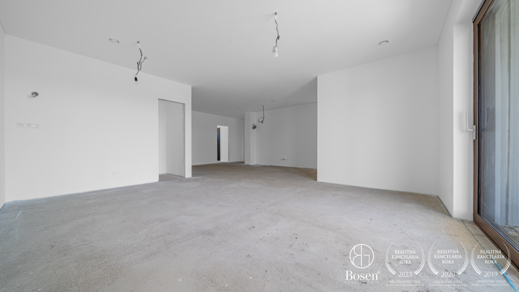 BOSEN |  Nadštandardný 4-izbový rodinný dom s garážou a terasou – Dojč