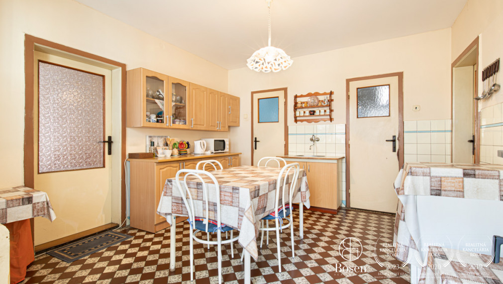 BOSEN | REZERVOVANÉ | Rodinný dom s veľkým pozemkom – Vrakúň