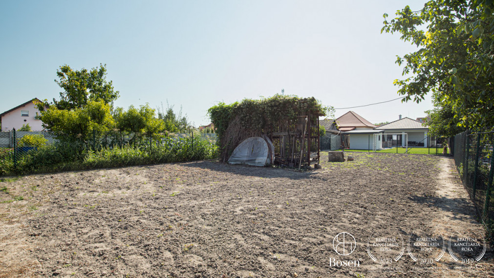BOSEN | REZERVOVANÉ | Rodinný dom s veľkým pozemkom – Vrakúň