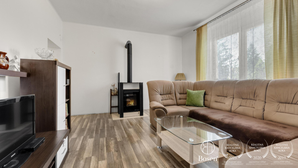 BOSEN | Na predaj 3 izbový rodinný dom s veľkorysým pozemkom v obci Studienka