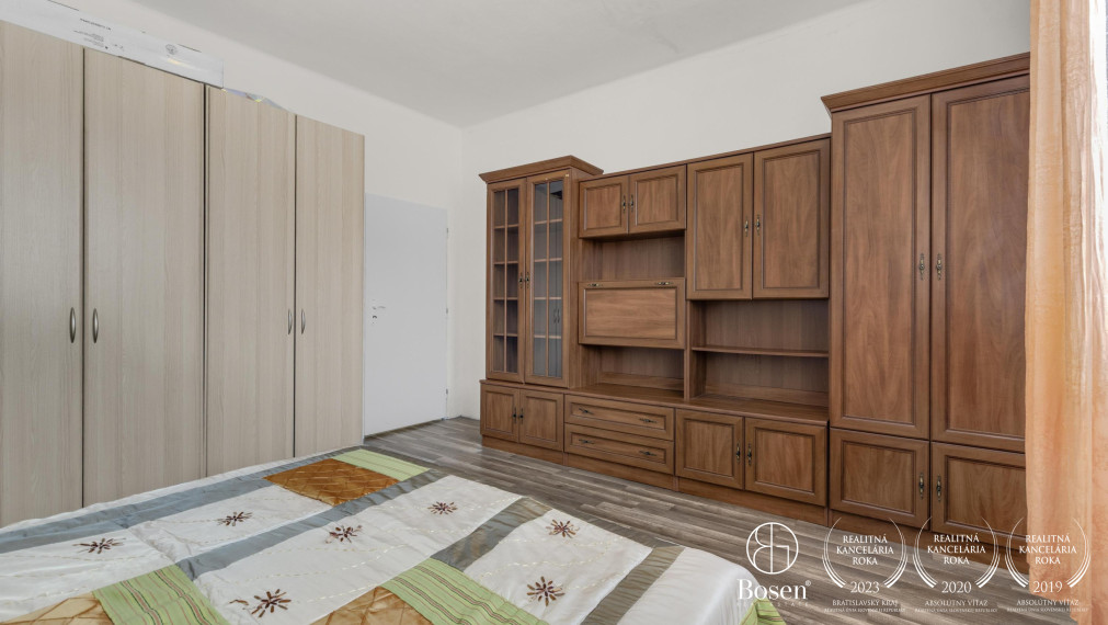 BOSEN | Na predaj 3 izbový rodinný dom s veľkorysým pozemkom v obci Studienka