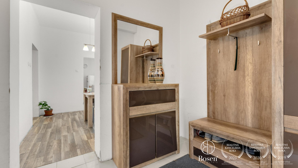 BOSEN | Na predaj 3 izbový rodinný dom s veľkorysým pozemkom v obci Studienka