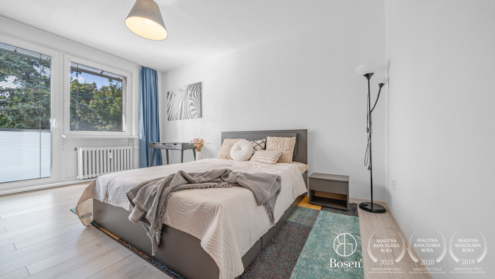 Na prenájom priestranný 3-izbový byt s balkónom v Ružinove – Exnárova ulica