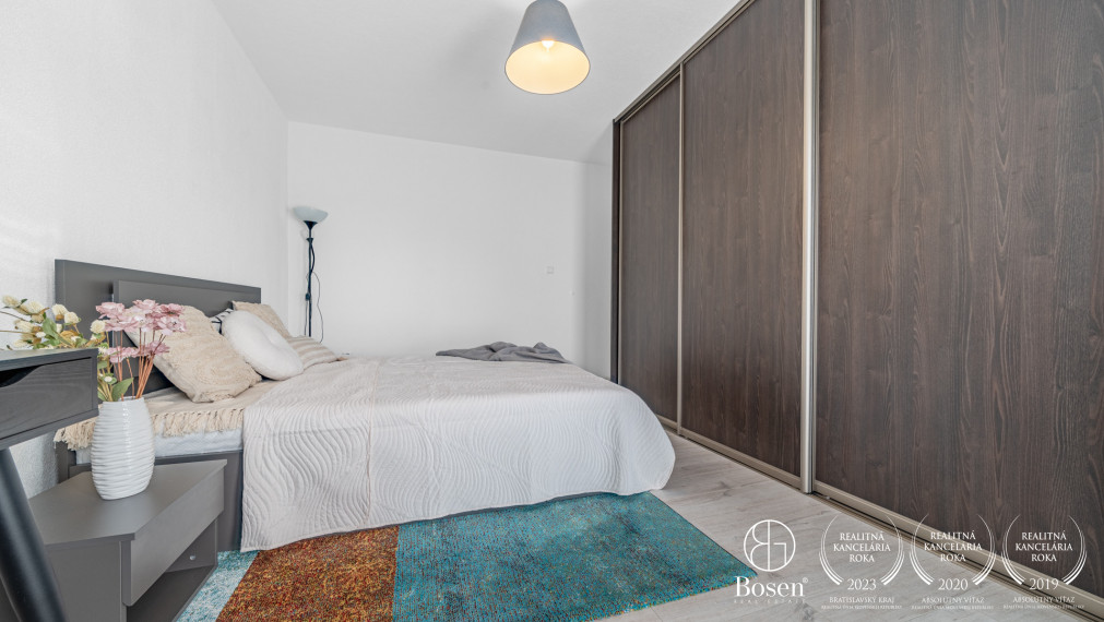 Na prenájom priestranný 3-izbový byt s balkónom v Ružinove – Exnárova ulica