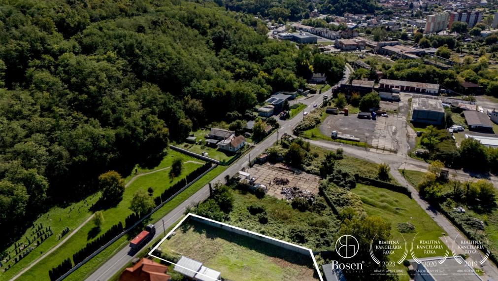 BOSEN | Stavebný pozemok blízko centra, Fiľakovo, 1330m2
