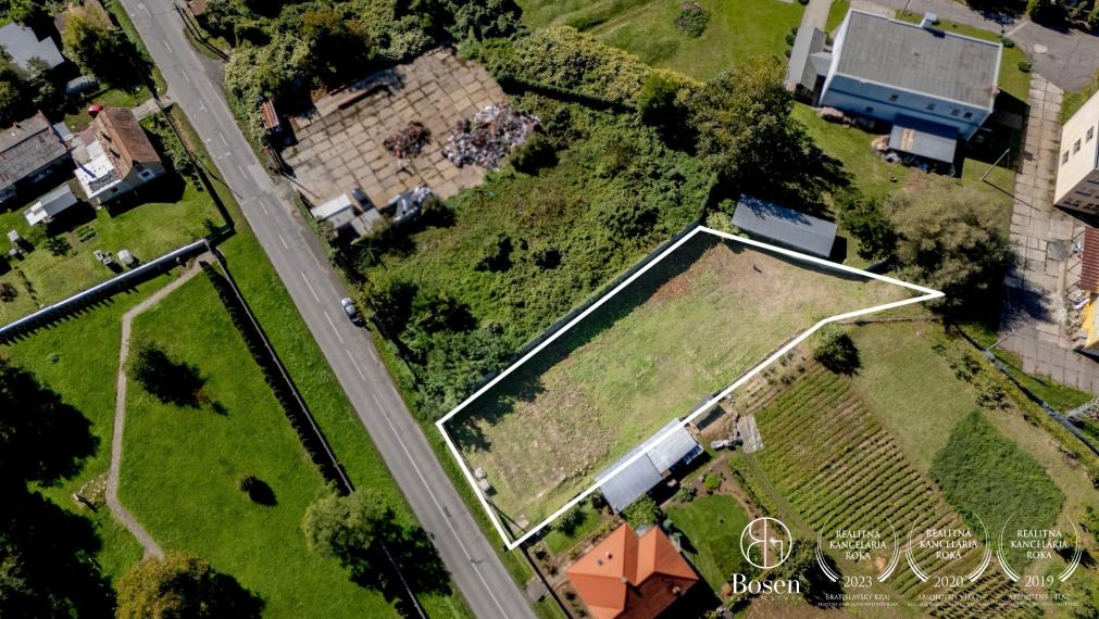 BOSEN | Stavebný pozemok blízko centra, Fiľakovo, 1330m2