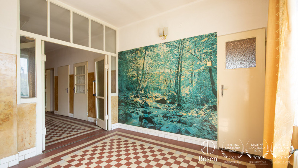 BOSEN | ZNÍŽENÁ CENA - Na predaj priestranný 4-izbový RD