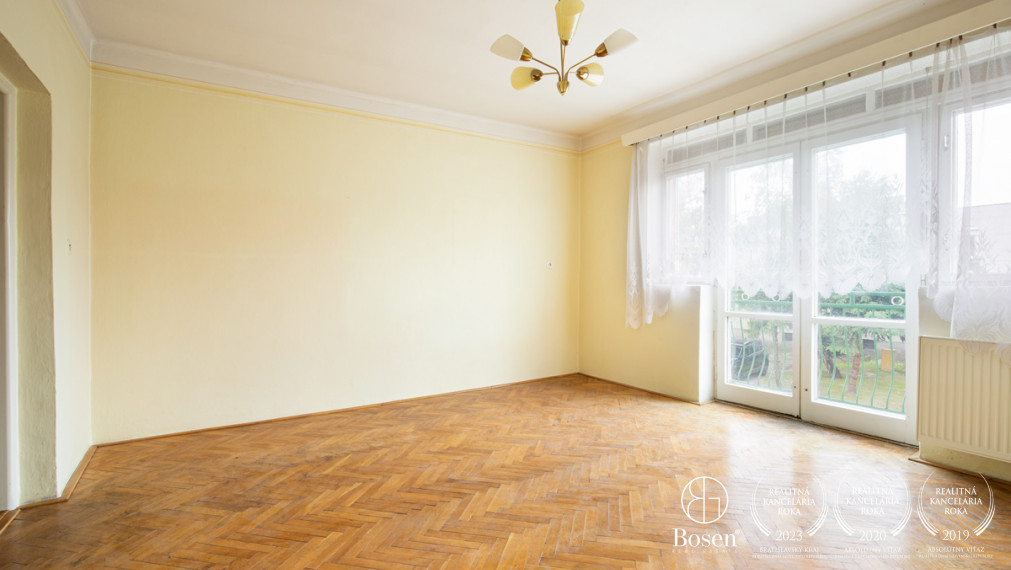 BOSEN | ZNÍŽENÁ CENA - Na predaj priestranný 4-izbový RD