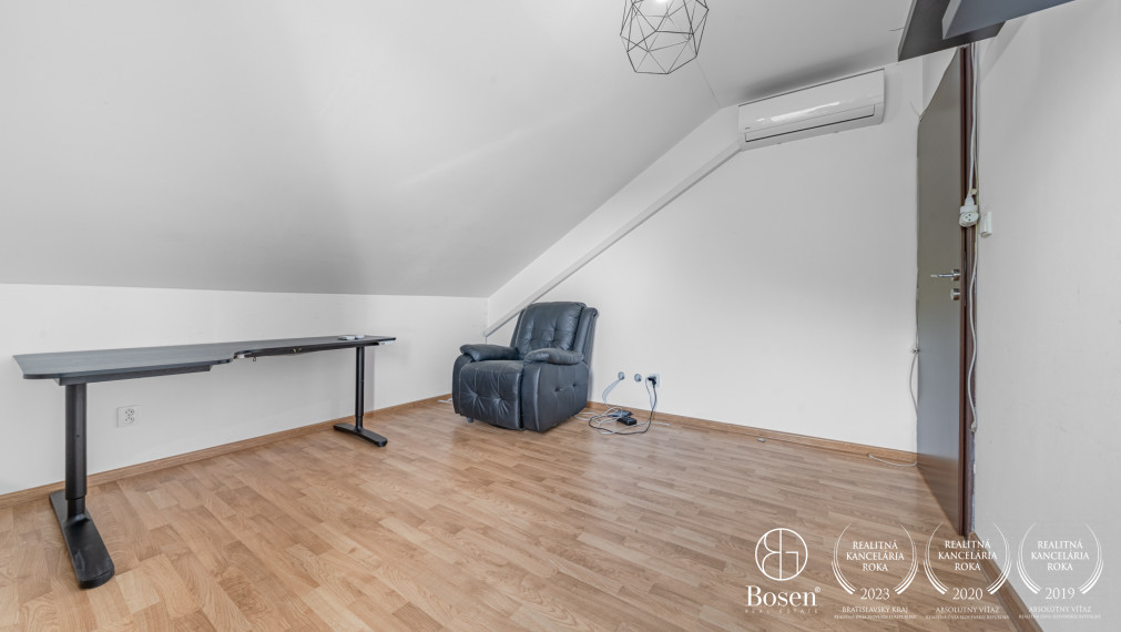 BOSEN | Family house with pool and guest house, 133 m², Narcisová St., Dunajská Lužná - Košariská