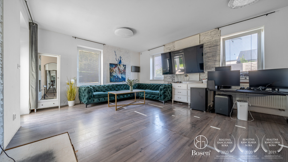 BOSEN | Family house with pool and guest house, 133 m², Narcisová St., Dunajská Lužná - Košariská