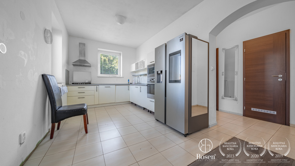 BOSEN | Family house with pool and guest house, 133 m², Narcisová St., Dunajská Lužná - Košariská