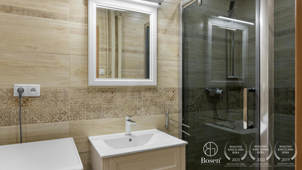 BOSEN | Priestranný 2 izbový byt v centre mesta Malacky, Partizánska ulica