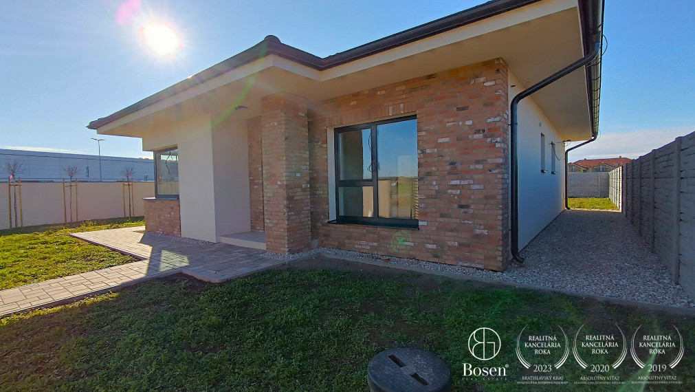 BOSEN | 4 izb. HOLODOM v meste Dunajská Streda- možnosť odpočtu DPH