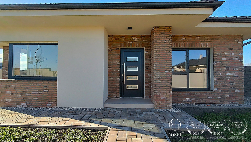 BOSEN | 4 izb. HOLODOM v meste Dunajská Streda- možnosť odpočtu DPH