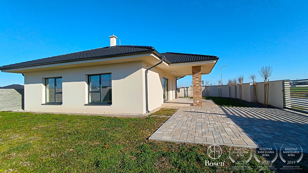 BOSEN | 4 izb. HOLODOM v meste Dunajská Streda- možnosť odpočtu DPH