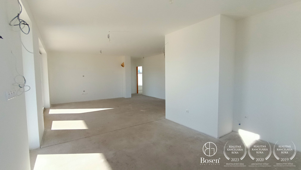 BOSEN | 4 izb. HOLODOM v meste Dunajská Streda- možnosť odpočtu DPH