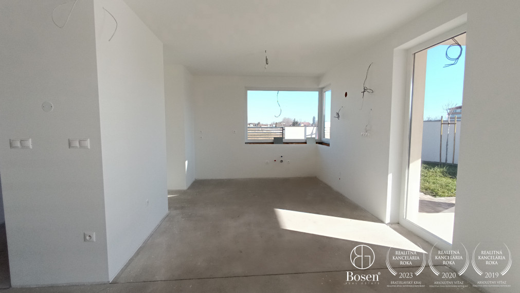 BOSEN | 4 izb. HOLODOM v meste Dunajská Streda- možnosť odpočtu DPH