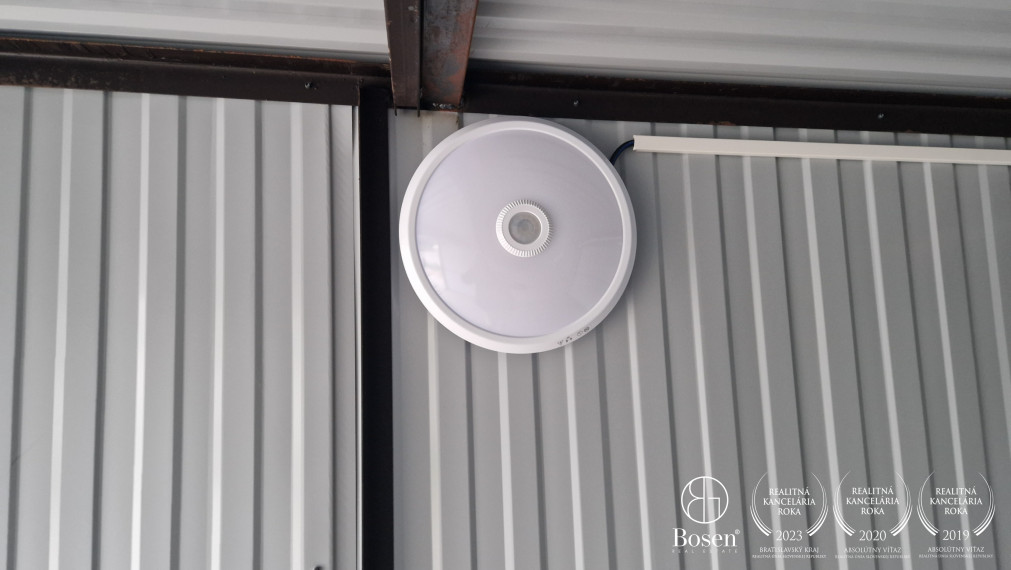 BOSEN | Nová plechová garáž, elektrické ovládanie, Hviezdoslavov