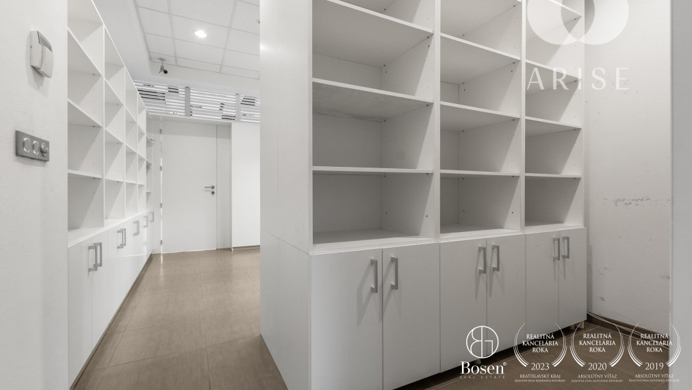 Obchodný priestor/ showroom na prenájom.