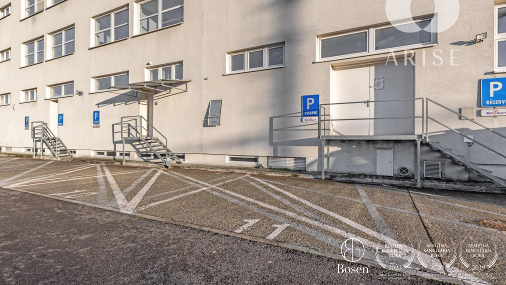 Obchodný priestor/ showroom na prenájom.