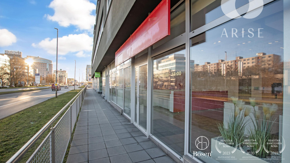 Obchodný priestor/ showroom na prenájom.