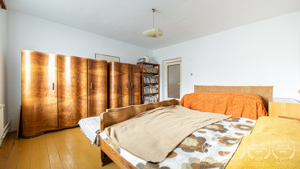 BOSEN | Na predaj rodinný dom s pozemkom 4438 m² - Bobot