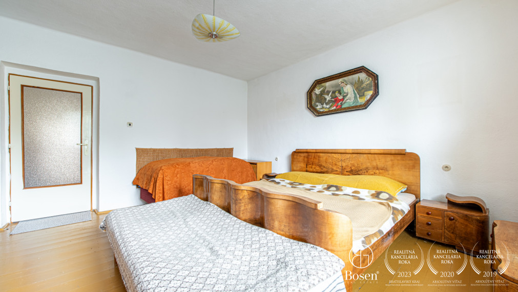 BOSEN | Na predaj rodinný dom s pozemkom 4438 m² - Bobot