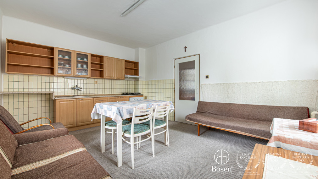 BOSEN | Na predaj rodinný dom s pozemkom 4438 m² - Bobot