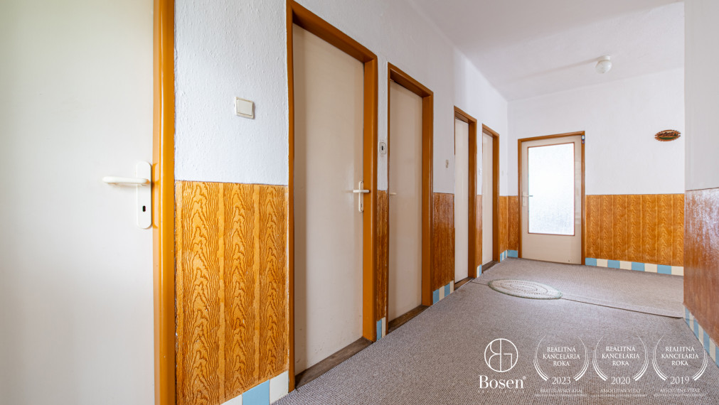 BOSEN | Na predaj rodinný dom s pozemkom 4438 m² - Bobot