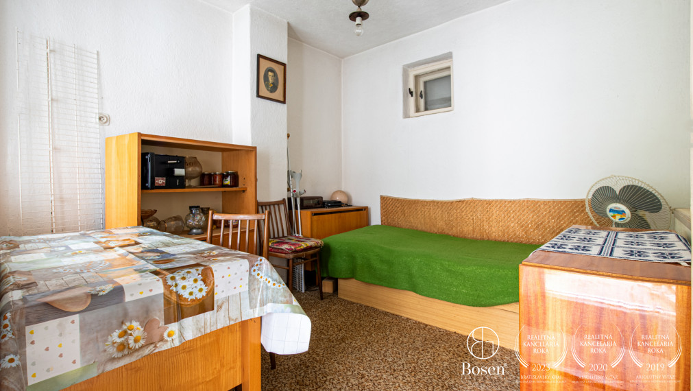 BOSEN | Na predaj rodinný dom s pozemkom 4438 m² - Bobot