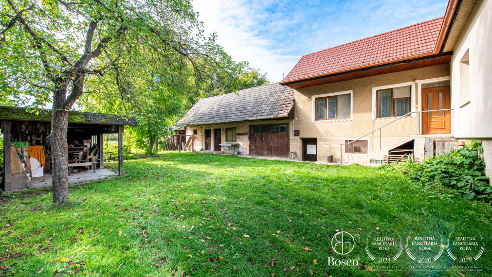 BOSEN | Na predaj rodinný dom s pozemkom 4438 m² - Bobot