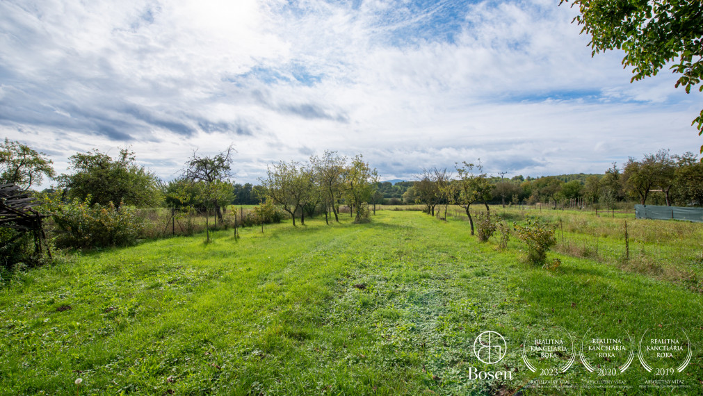 BOSEN | Na predaj rodinný dom s pozemkom 4438 m² - Bobot