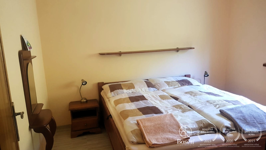 LOYALTERS | Predaj rekreačného domu s veľkým pozemkom, Zvolen – Červený Medokýš