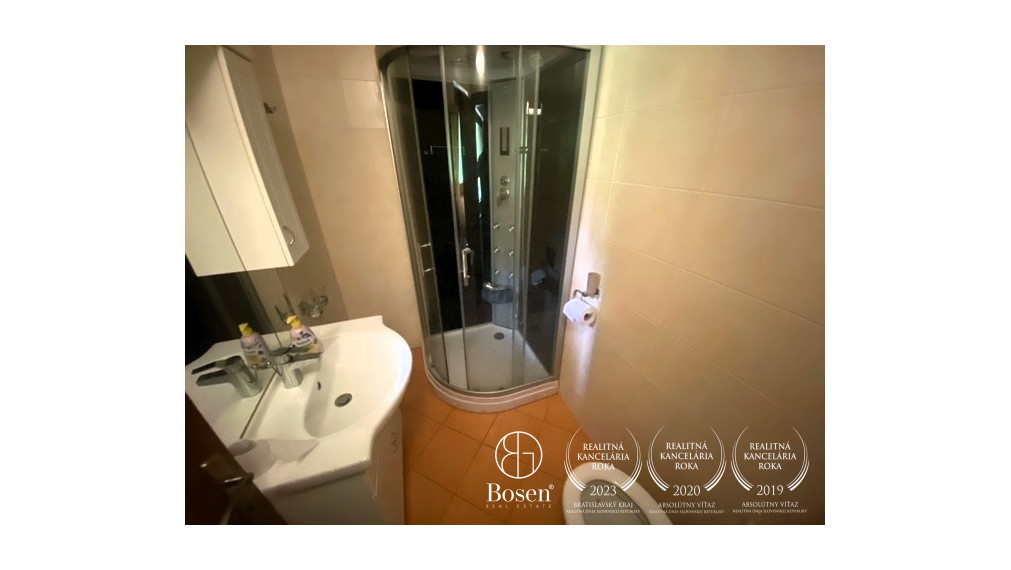 LOYALTERS | Predaj rekreačného domu s veľkým pozemkom, Zvolen – Červený Medokýš