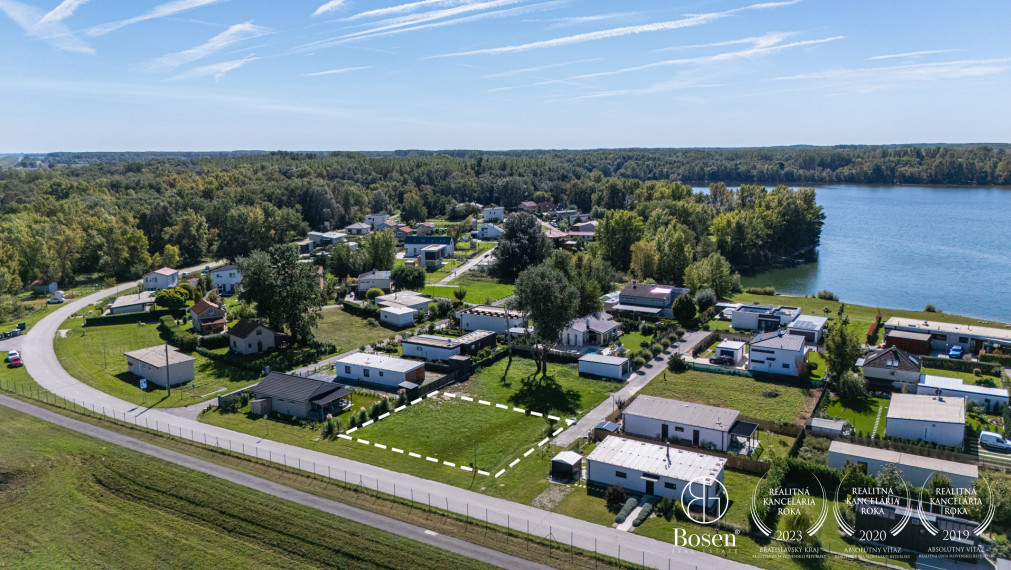 BOSEN | Stavebný pozemok v nádhernom prostredí, Vojka nad Dunajom, 550m2