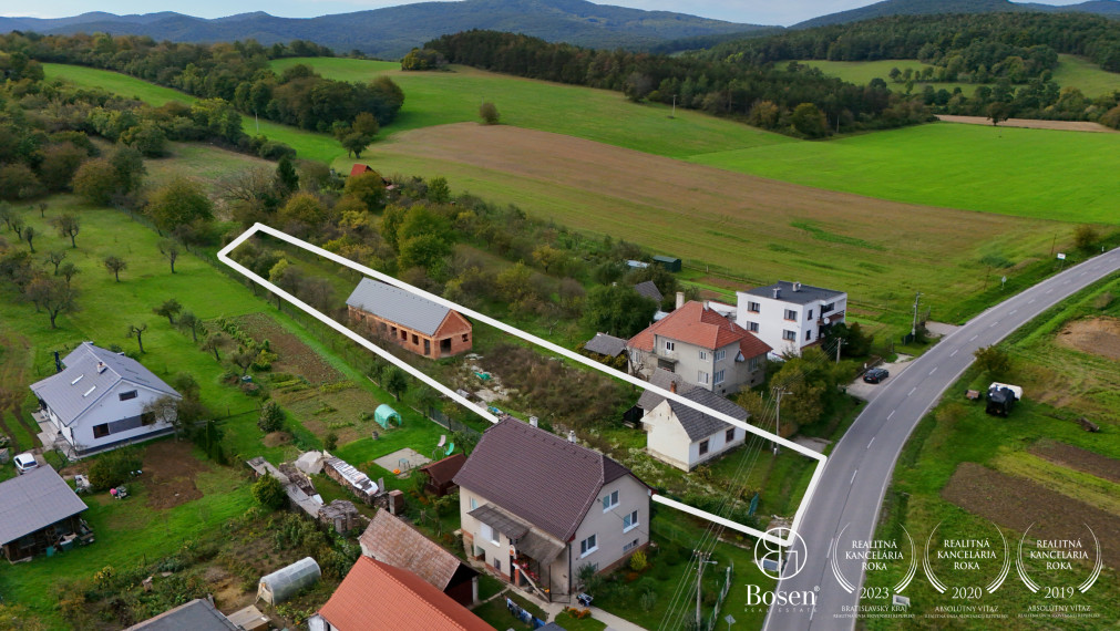 BOSEN | Na predaj rozostavaný dom s projektom, veľkou terasou a pozemkom 1875 m²