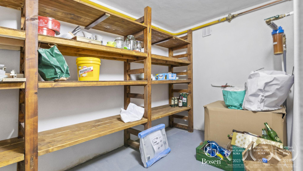 5-izbový radový rodinný dom, Vendelínska ulica – Dúbravka